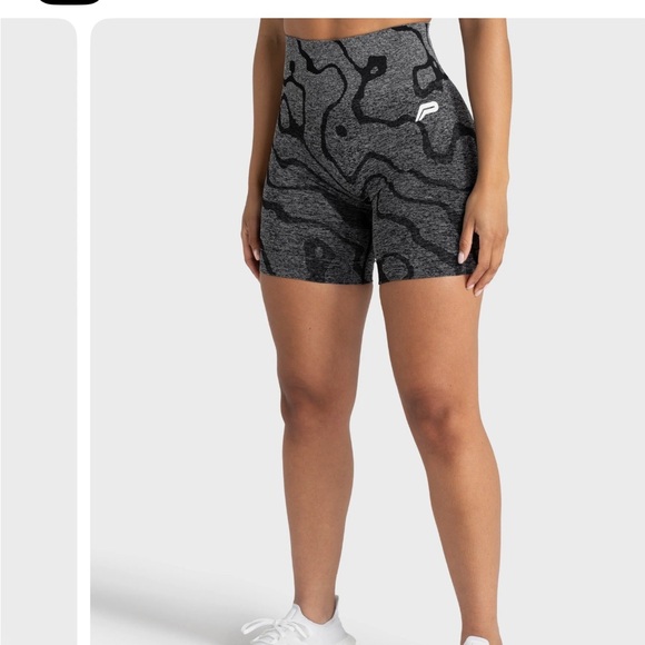 Pursue Fitness Gray and Black Patterned Leggings - Picture 4 of 9